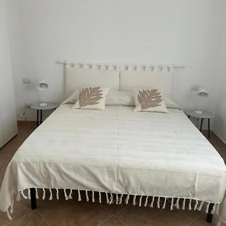 La Bouganvillea